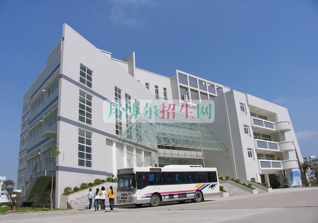 泉州經貿職業(yè)技術學院招生辦聯(lián)系電話