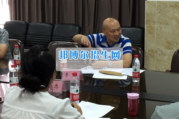 四川省教育廳蒞臨樂(lè)山職業(yè)技術(shù)學(xué)院指導(dǎo)工作并專題研討