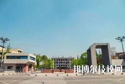 四川現(xiàn)代科技職業(yè)學(xué)校2020年報(bào)名條件、招生要求、招生對(duì)象