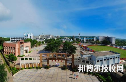 重慶青山工業(yè)技工學(xué)校2020年報(bào)名條件、招生要求、招生對(duì)象