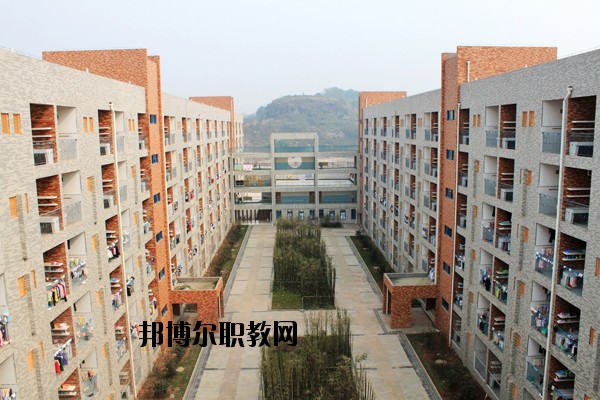 曲靖馬龍縣職業(yè)技術(shù)學校2020年招生辦聯(lián)系電話