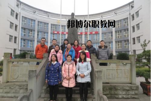南充中等專(zhuān)業(yè)學(xué)校2020年招生辦聯(lián)系電話(huà)