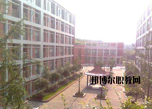 新市職業(yè)高級(jí)中學(xué)怎么樣，好不好