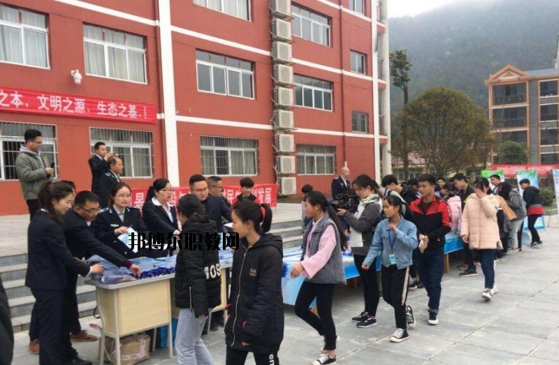 錦屏中等職業(yè)技術學校2020年報名條件、招生要求、招生對象