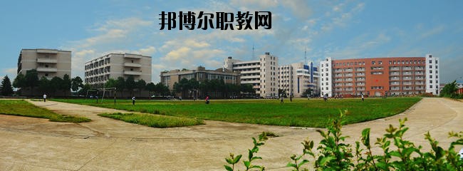 華寧縣職業(yè)高級(jí)中學(xué)怎么樣、好不好