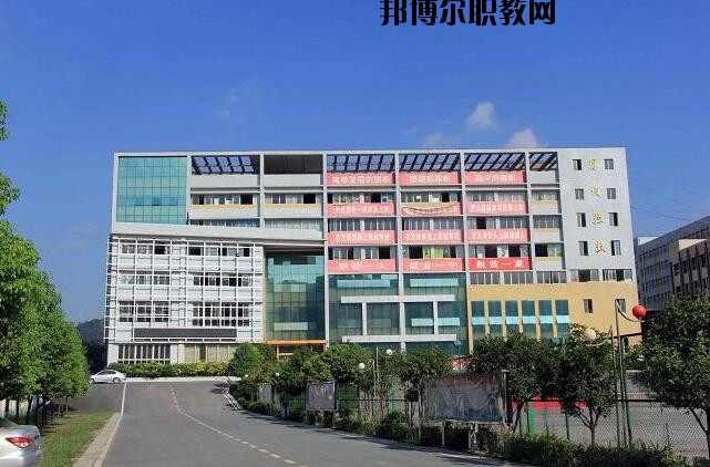 遵義博導(dǎo)網(wǎng)絡(luò)職業(yè)技術(shù)學校2020年報名條件、招生要求、招生對象
