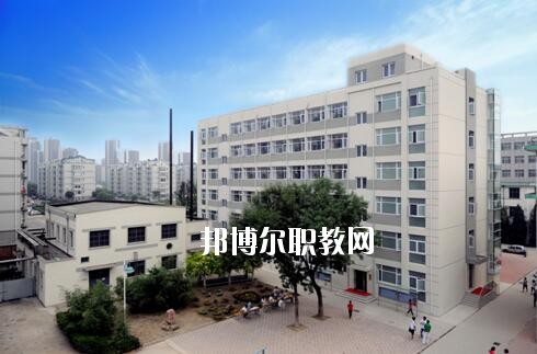南陽經(jīng)濟貿(mào)易學校2021年報名條件、招生要求、招生對象