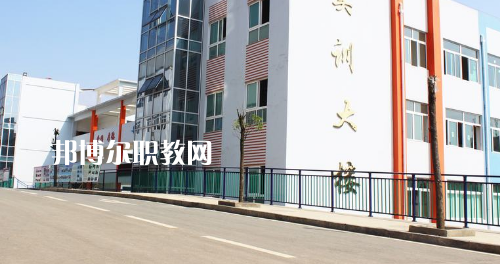 畢節(jié)同心農(nóng)工中等職業(yè)技術(shù)學(xué)校2021年報(bào)名條件、招生要求、招生對(duì)象