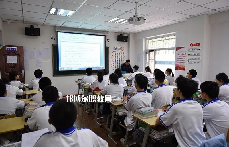 蘭州慈愛(ài)實(shí)驗(yàn)藝術(shù)職業(yè)學(xué)校2022年招生錄取分?jǐn)?shù)線(xiàn)