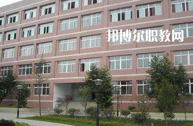 六盤水現(xiàn)代職業(yè)技術(shù)學(xué)校2022年報(bào)名條件、招生要求、招生對(duì)象