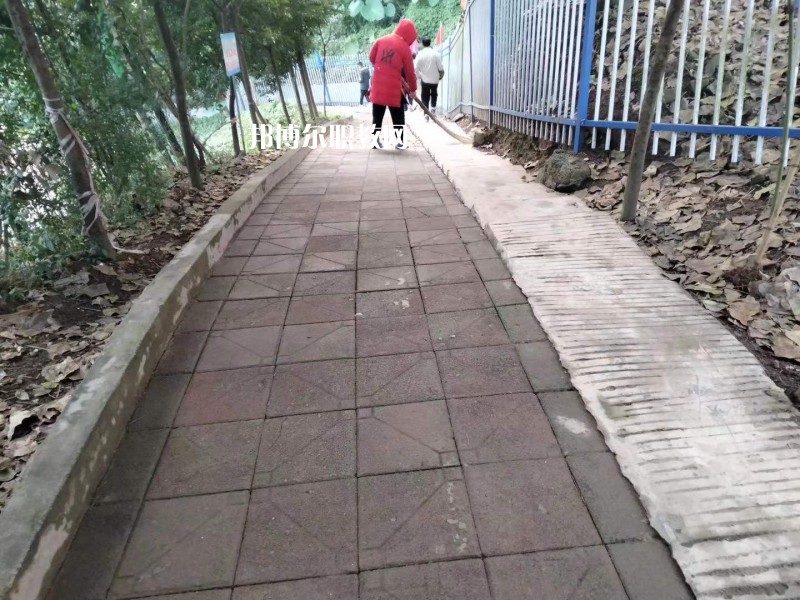 宜賓東方職業(yè)技術(shù)學(xué)校2022年報名條件、招生要求、招生對象