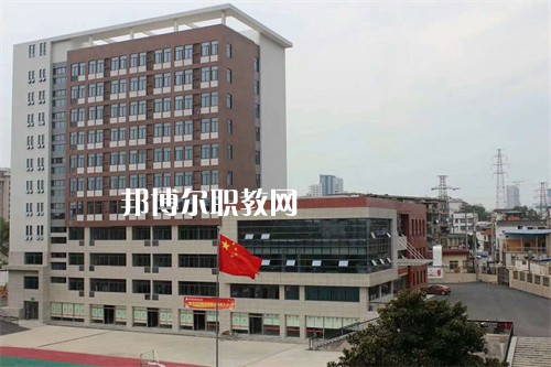 湖南省經(jīng)濟(jì)貿(mào)易職業(yè)中專學(xué)校2022年學(xué)費(fèi)、收費(fèi)多少