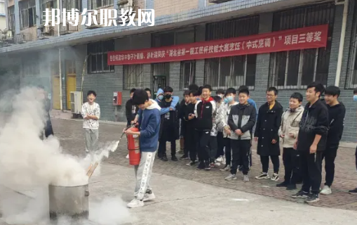 華中信息商務(wù)技工學(xué)校2022年報(bào)名條件、招生要求、招生對(duì)象