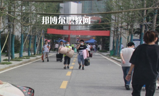 武漢新洲高級職業(yè)中學(xué)2022年報名條件、招生要求、招生對象