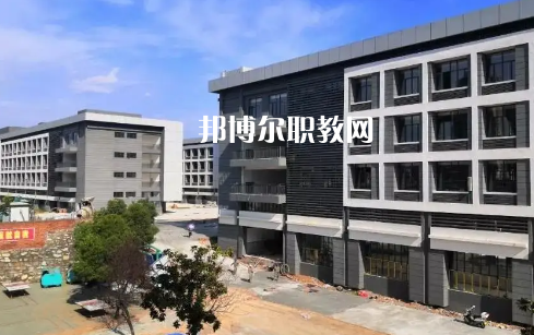 鄖西職業(yè)技術(shù)學(xué)校2022年報(bào)名條件、招生要求、招生對(duì)象
