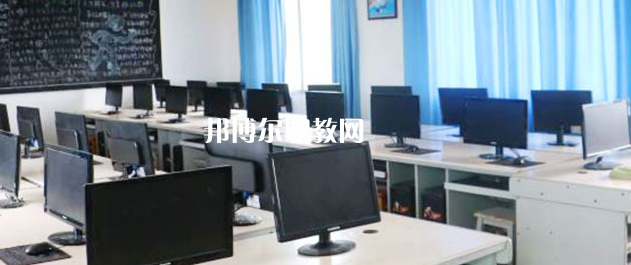 眉山市華興技工學(xué)校地址在哪里，哪個(gè)地區(qū)，哪個(gè)城市?